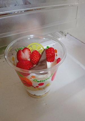 苺のショートケーキ風パフェ-レシピのメイン写真
