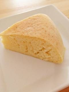 材料3つ♪炊飯器のヨーグルトケーキ-レシピのメイン写真