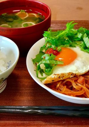 マロニーの甘辛豆板醤味ベーコン炒め定食-レシピのメイン写真