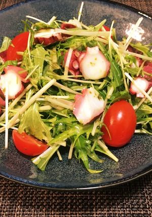 簡単☆水菜とタコのバジルサラダ-レシピのメイン写真