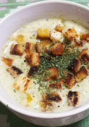 ブロッコリーの茎のポタージュスープ-レシピのメイン写真