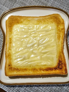 鼻にツーンと!わさびマヨチーズトースト-レシピのメイン写真