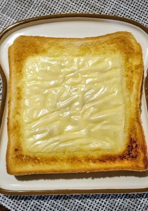 鼻にツーンと！わさびマヨチーズトースト-レシピのメイン写真