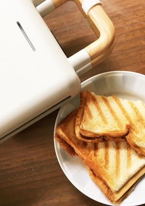 ホットサンドメーカーでハムチーズサンド-レシピのメイン写真