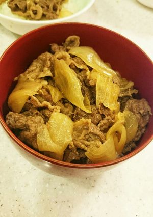 玉ねぎたっぷり ♡我が家の牛丼-レシピのメイン写真