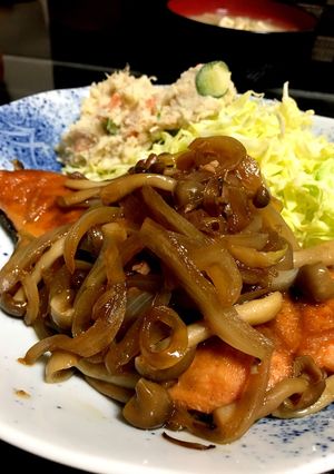 鮭のバターきのこ醤油ソースかけ-レシピのメイン写真