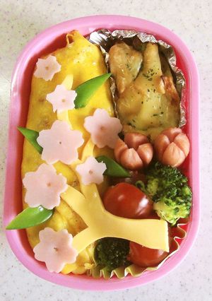 幼稚園 お弁当 オムライス(桜の枝)-レシピのメイン写真
