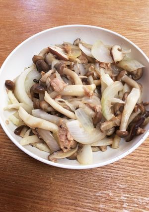 簡単☆しめじと新玉ねぎのツナ炒め-レシピのメイン写真