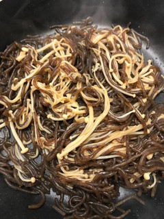 簡単!糸こんにゃくとえのきのきんぴら-レシピのメイン写真