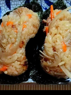 牛ダシ土鍋ご飯のおむすび-レシピのメイン写真