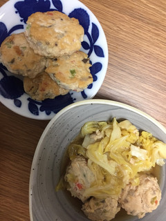春つくねとキャベツ煮+お弁当にお焼き-レシピのメイン写真