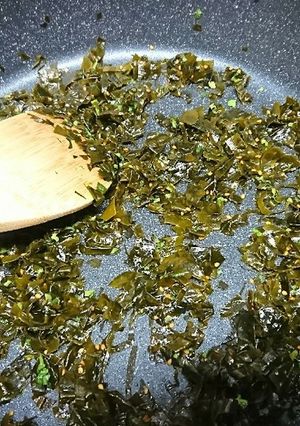 生ワカメでワカメご飯のもと-レシピのメイン写真