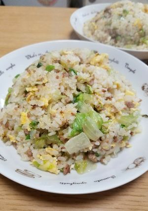 レタスと豚ひき肉の香味ペースト炒飯-レシピのメイン写真