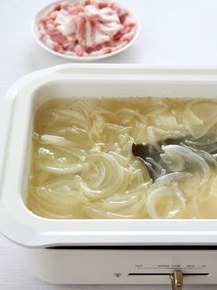 手間なし♪簡単鍋【玉ねぎ鍋】-レシピのメイン写真