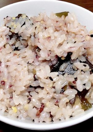 【入れるだけ！】雑穀の炊き込みご飯-レシピのメイン写真