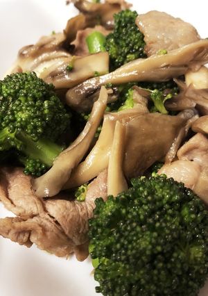 豚肉と舞茸とブロッコリー炒め-レシピのメイン写真