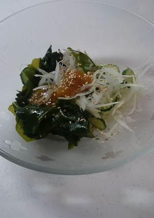 玉ねぎときゅうり、わかめの酢味噌かけ～-レシピのメイン写真