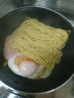 スパ風焼きそばとハムエッグ-レシピのメイン写真