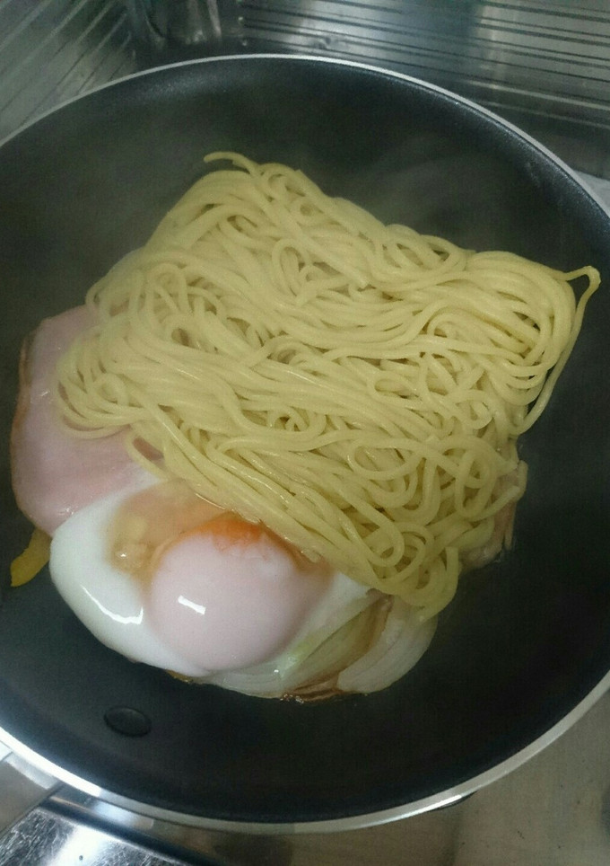 スパ風焼きそばとハムエッグ-レシピのメイン写真