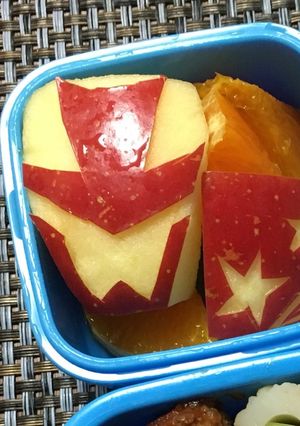ルパンレンジャーのりんごの飾り切り-レシピのメイン写真