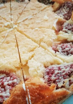 いちご入りベイクドチーズケーキ-レシピのメイン写真