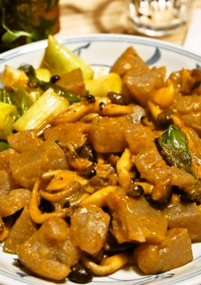 節約料理でお酒の肴♪蒟蒻と葱の辛味噌炒め-レシピのメイン写真