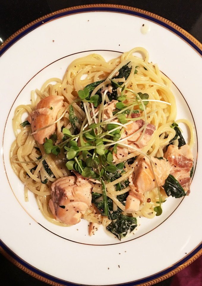 簡単！ほうれん草と鮭のクリームパスタ-レシピのメイン写真