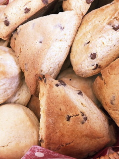 チョコチップスコーンとKFC風ビスケット-レシピのメイン写真