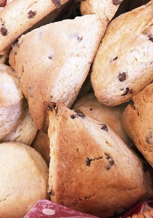 チョコチップスコーンとKFC風ビスケット-レシピのメイン写真