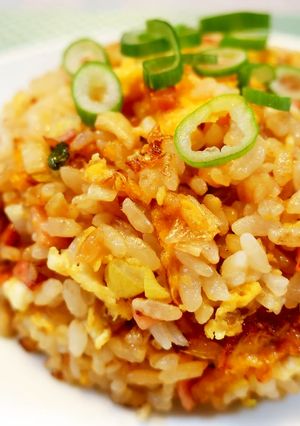 300人☆焦がし醤油にんにくチャーハン-レシピのメイン写真