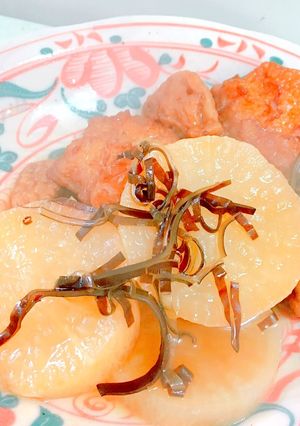 出し昆布入り練り物と大根の煮物-レシピのメイン写真