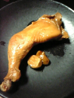 簡単で美味☆鶏骨付きもも肉のニンニク煮-レシピのメイン写真