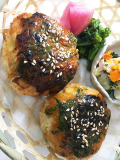 残り物の筍ご飯で大葉味噌焼きおにぎり♩-レシピのメイン写真