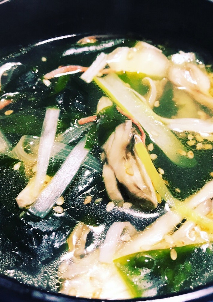 簡単！わかめと舞茸のスープ-レシピのメイン写真