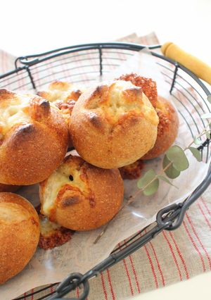 チーズ溢れる♪ライ麦プチパン-レシピのメイン写真