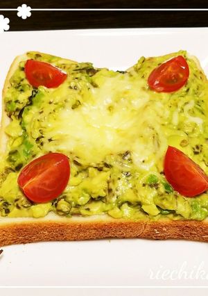 アボカドとチーズのバジルソーストースト-レシピのメイン写真
