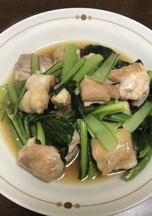 油を使わない鶏もも肉と小松菜の蒸し煮-レシピのメイン写真