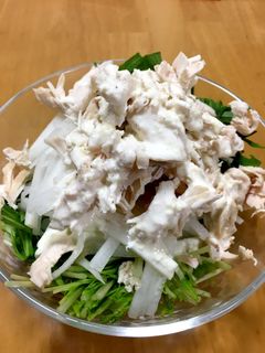 サラダ嫌いの夫が好きな水菜と大根のサラダ-レシピのメイン写真