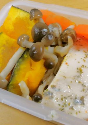 ローソンのサラダチキン（ハーブ）でお弁当-レシピのメイン写真