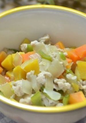 【離乳食 後期】４色野菜と豚肉のだし煮-レシピのメイン写真
