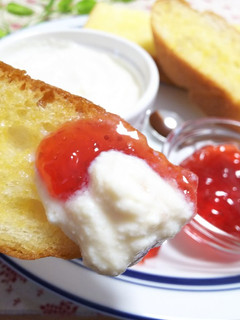 朝食パンに~お豆腐とジャム~-レシピのメイン写真