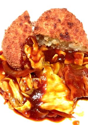 野菜たっぷり、コロッケのデミソースがけ-レシピのメイン写真