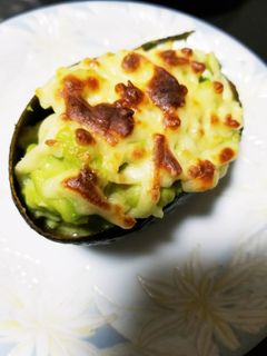 アボカドの簡単グラタン-レシピのメイン写真