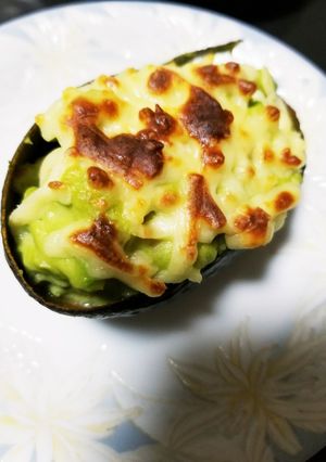 アボカドの簡単グラタン-レシピのメイン写真