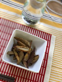 ごぼうの炒め蒸し〜ごま油で炒めて塩胡椒-レシピのメイン写真