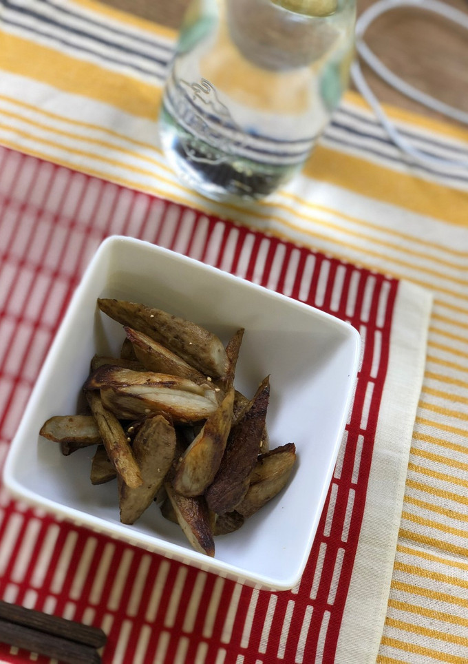 ごぼうの炒め蒸し〜ごま油で炒めて塩胡椒-レシピのメイン写真