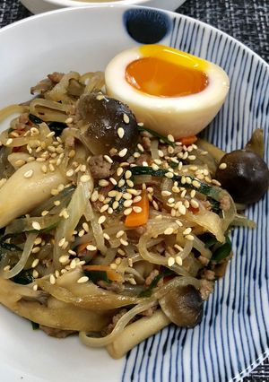 糸蒟蒻(白滝)でチャプチェ-レシピのメイン写真