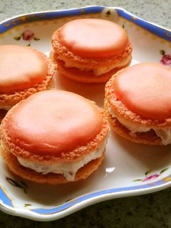 ★簡単絶品本格的☆苺ミルクマカロン-レシピのメイン写真