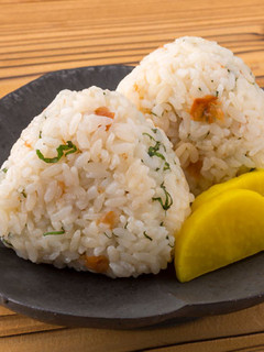 梅しそおにぎり-レシピのメイン写真