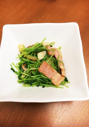 ☆2度目に収穫した豆苗で炒め物-レシピのメイン写真